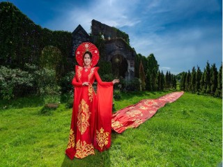 Áo dài “Dấu ấn thời gian” của NTK Hoàng Ly xác lập kỷ lục Guiness Việt Nam